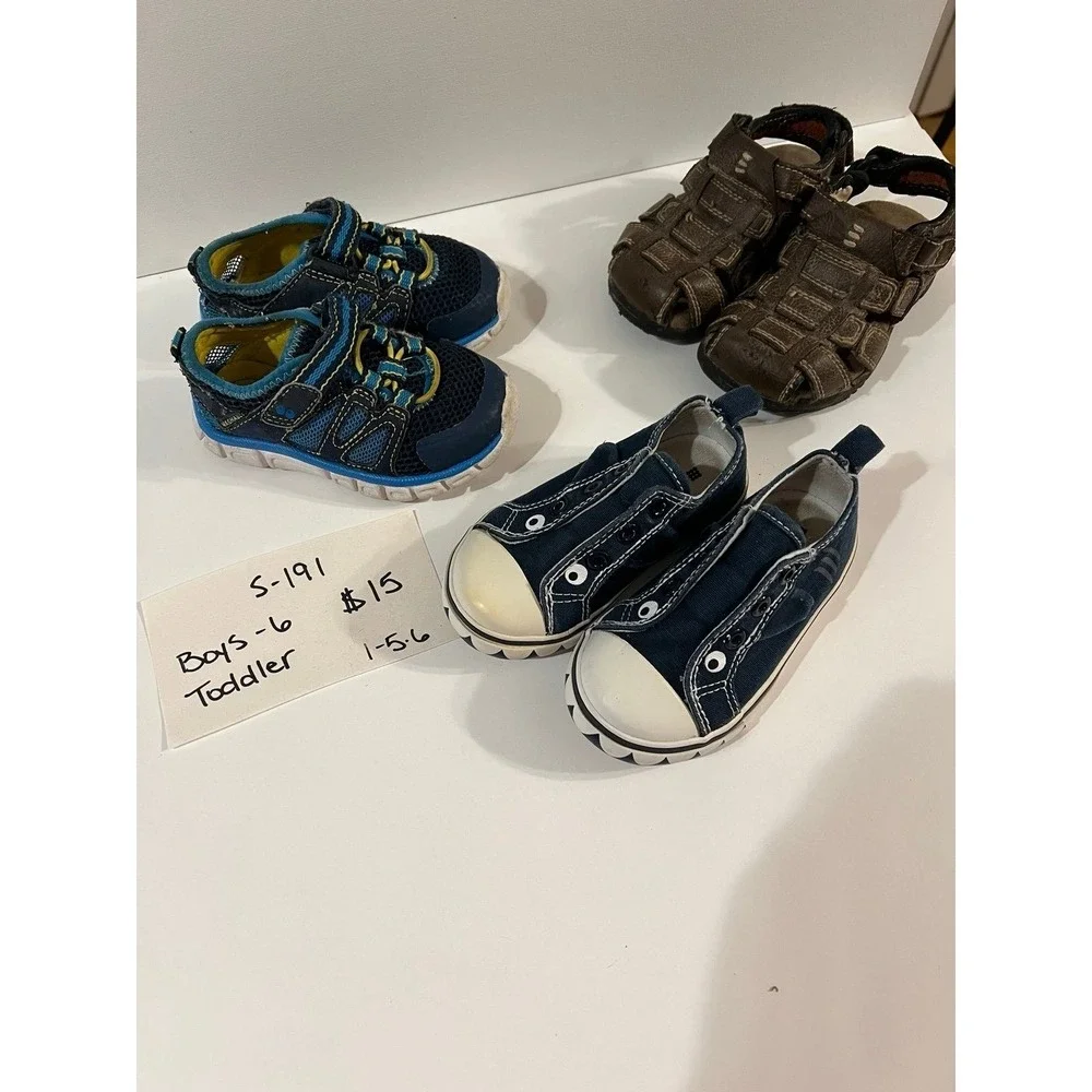Toddler boy size 6 shoes and sandals (s-191)